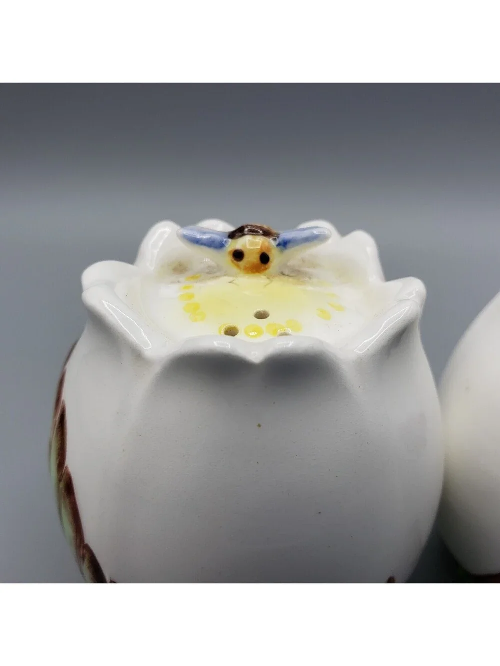 Vintage Lefton Bee Line Salt & Pepper Shaker Set Bumble Bee Ceramic #1288 Japan